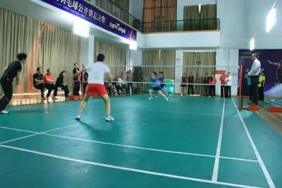 牵动着亿万 牵动着亿万